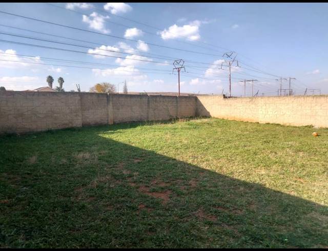 4 BEDROOM HOUSE FOR SALE IN LENASIA SOUTH